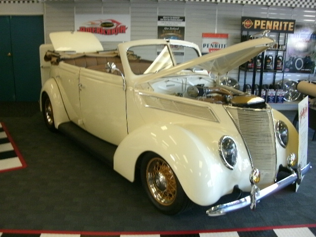 1937 Ford